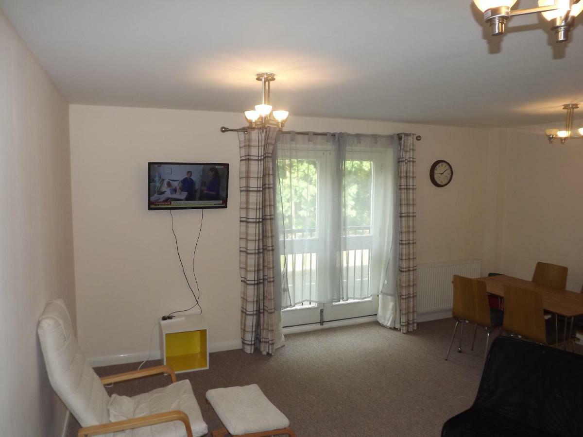 Longford Street, Homestay *